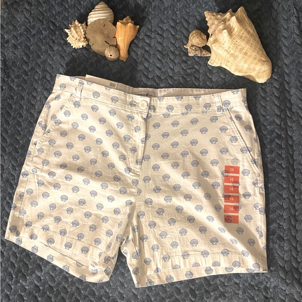 Seashell print white button zip fly classic fit shorts - Picture 2 of 8